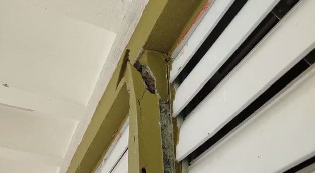 “Tenemos unas partes del edificio que si están aptos para recibir al personal y a los estudiantes y hay otras partes que los ingenieros han recomendado realizar algunas mejoras antes de recibir a todo el personal”, dijo el comisionado. 
<br>