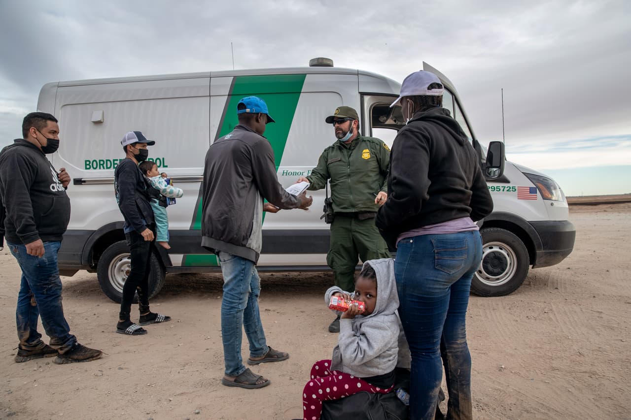 Del 1 de octubre del 2021 al 31 de marzo del 2022 han cruzado por Yuma, Arizona, 656 rusos. En octubre procesaron 38, en noviembre 18, en diciembre 104, en enero 189, febrero 152, marzo 155. Del total, 282 son unidades familiares, 371 son adultos cruzando solos y 3 menores solos.