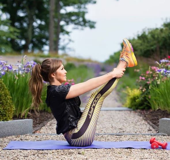 Thalía adora sus sesiones de yoga.