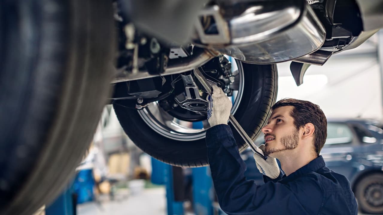 <b>Marco y suspensión: </b>Algunas leyes de suspensión y elevación en Pensilvania, según yourmechanic.com son: Los vehículos no pueden exceder los 13 pies y 6 pulgadas de altura. No se permiten bloques de elevación delanteros.
<br>