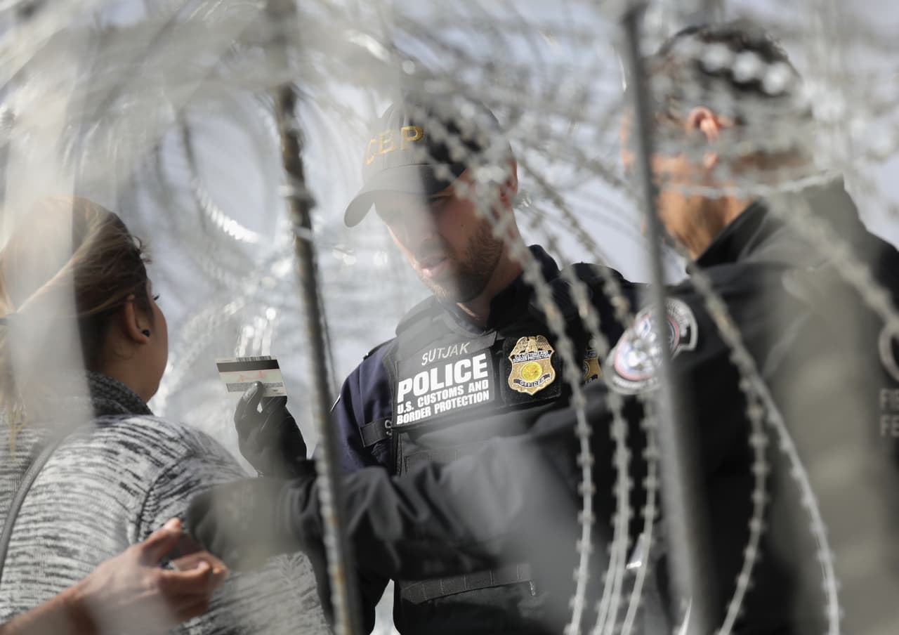 ¿Tienen derecho a un permiso de trabajo quienes piden asilo? Respondemos tus preguntas de inmigración