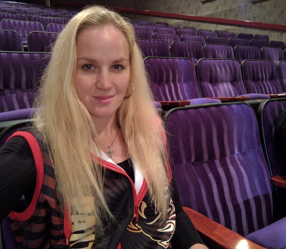 La peleadora que representa a Perú lanzó 230 golpes a su oponente Priscila ‘Pedrita’ Cachoeira y la dejó fuera de actividad seis meses.