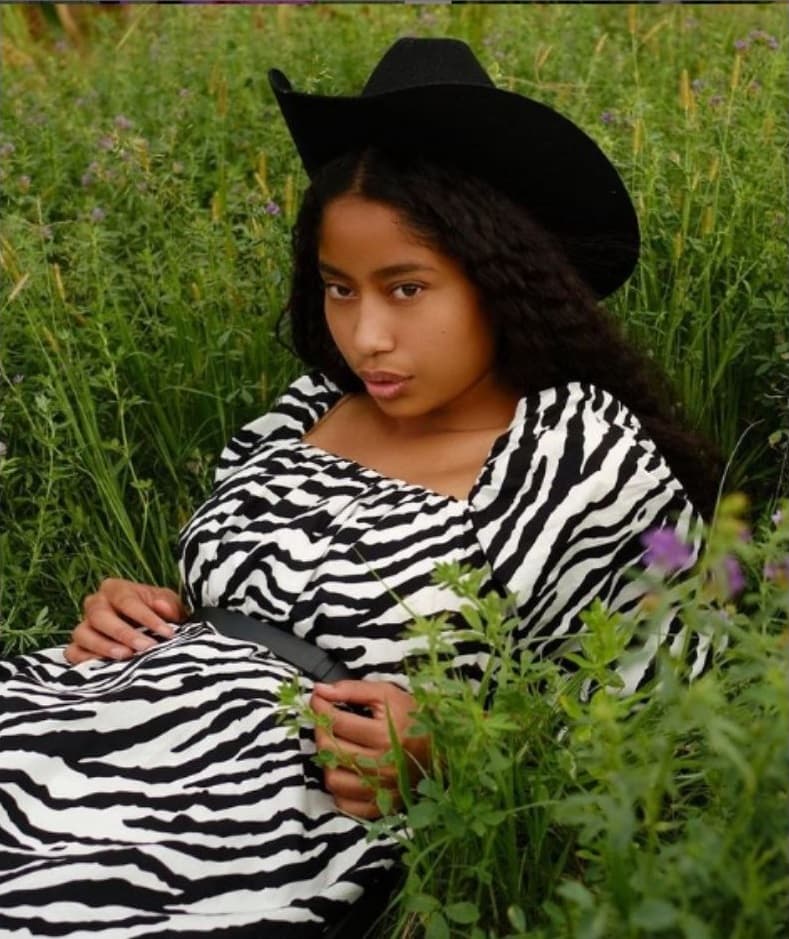 En 2020 apareció en la portada para Latinoamérica de la revista Grazia.