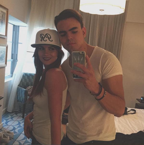 Laura aseguró que en este rompimiento no hubo terceras personas: "Lamentablemente nuestra relación de pareja acabó, pero no acabó el amor que nos tenemos como personas, ambos nos admiramos y nos admiraremos toda la vida. No hemos terminado por terceras personas, ni hemos terminado porque no nos amemos simplemente hay cosas que tenemos que vivir cada uno por separado, por más que nos amemos".