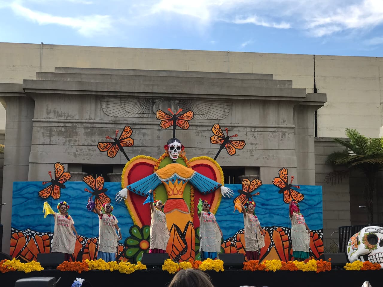 Los Ángeles fue una de las ciudades con más personas fallecidas por complicaciones por el coronavirus en EEUU. El festival será una gran oportunidad para que muchos se reconcilien con las almas de sus seres queridos.