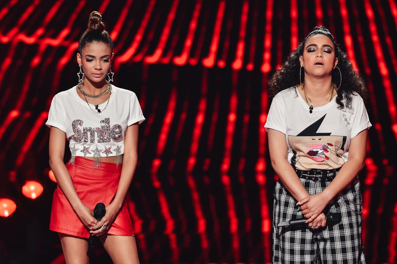 Había llegado el turno de que Wildania Aquino y Jessica Nuñez tomaran el escenario. Las aspirantes intrepretaron 'Un año' de Sebastián Yatra y Reik
<b>.</b>