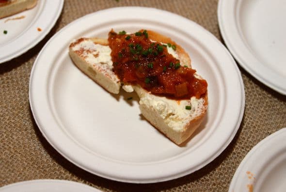 No todo era plato fuerte, también los asistentes degustaron algunas "tapas" como entrada.