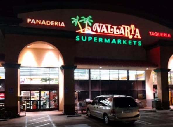 <b>Canoga Park:</b> La entrega de regalos será el sábado 14 de diciembre en la dirección 21208 Sherman Way, desde las 11am hasta las 2pm.