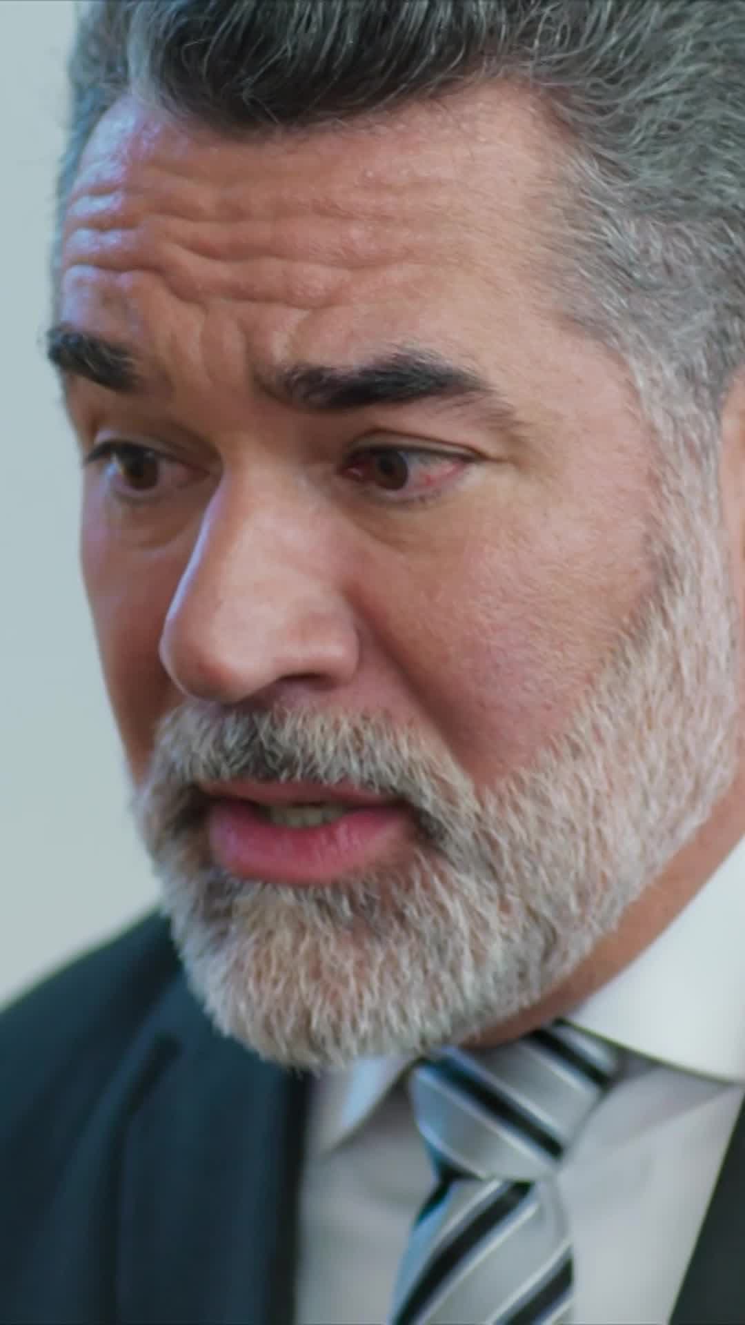 Enrique se justifica con Luciana