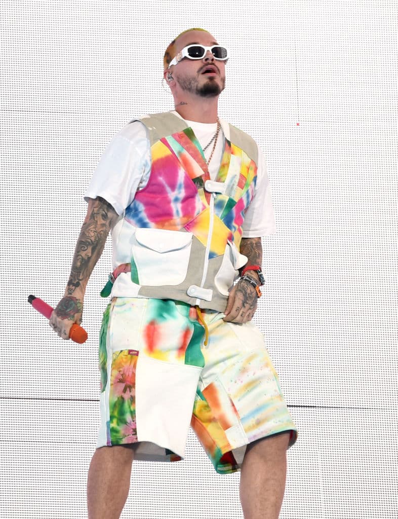 El regaetonero colombiano
<b>J Balvin</b>, fue el encargado de prender la fiesta y poner a bailar a los asistentes y fanáticos con su flow.