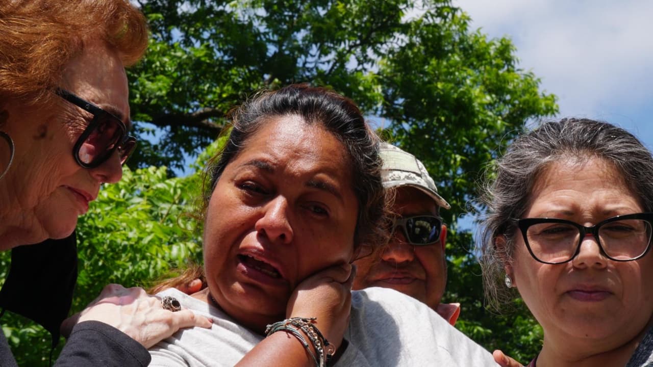 “Les dije a mis niños que oraran”: maestra esconde a 16 niños y los salva de la masacre en Uvalde