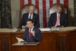 Abe reiteró 'remordimiento' de Japón y habló del TPP ante el Congreso de EEUU