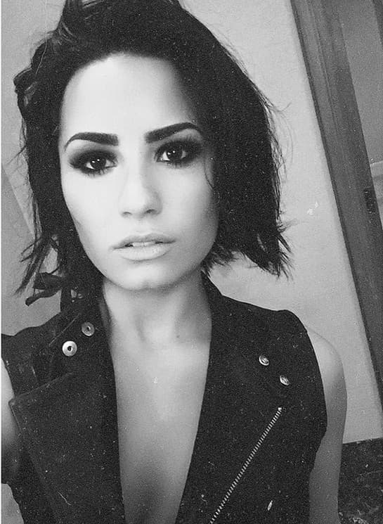 A los 18 años, Demi fue diagnosticada de bipolaridad. Para entonces “estaba deseando usar drogas o estaba drogada”. A la actriz ya no le importaba nada.