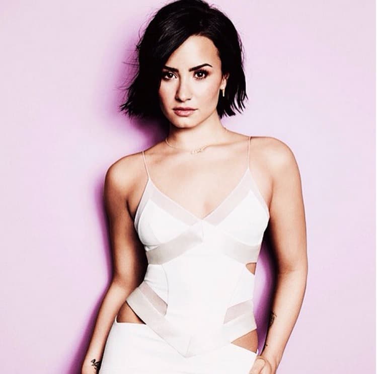 Otra que mantiene su espacio con Miley es la chica Disney, Demi Lovato.