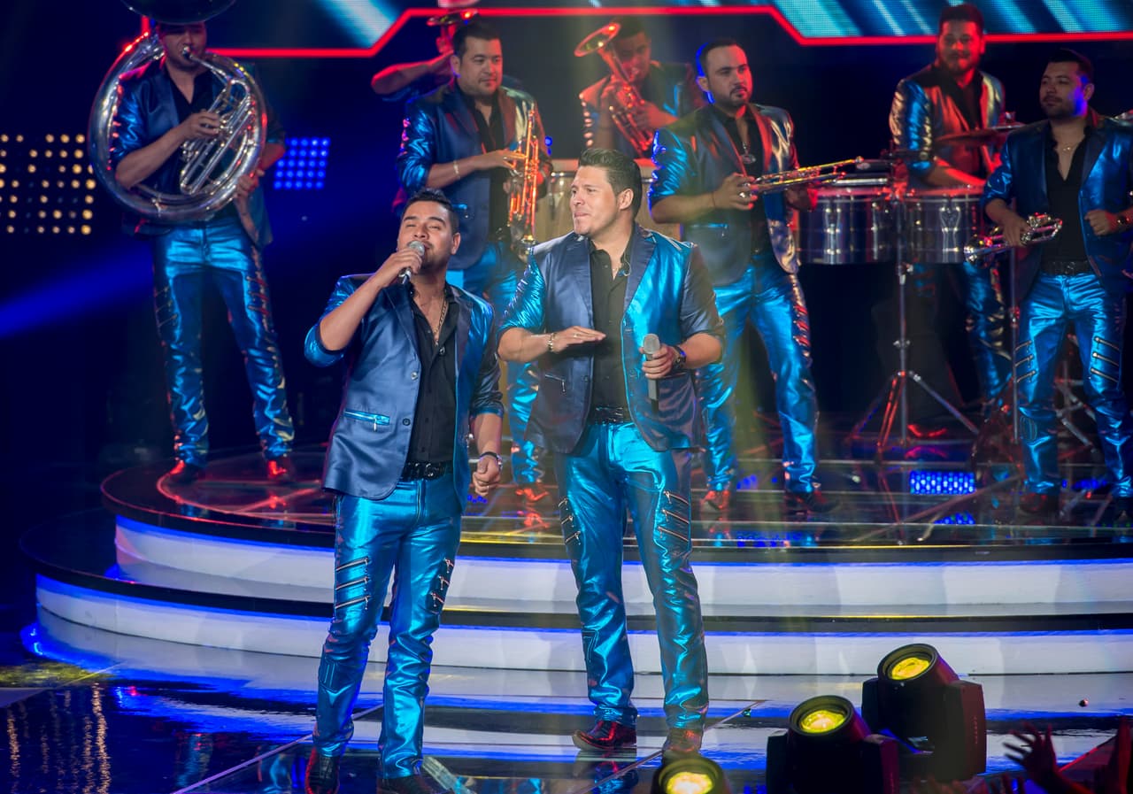 Después de 10 semanas de duro trabajo, la familia Barraza se corona como ganadora de Me Pongo de Pie, Paty Cantú y los Cervantes obtuvieron el segundo lugar, y Río Roma y los García el tercero, aunque estos últimos no quedaron conformes. Entre los invitados especiales estuvieron la Banda MS y La Arrolladora Banda El Limón.