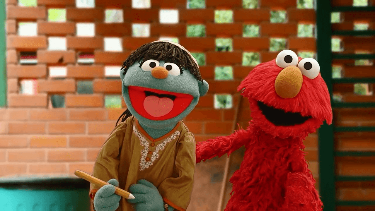 Elmo enseña a los niños a prevenir el zika, en español