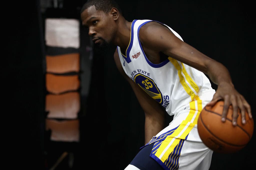 "Estoy orgulloso de mi crecimiento. Quiero proteger a mis compañeros, ayudarles cerca del aro o jugando de base, haciendo de todo. Siento que crecí mucho a nivel defensivo el año pasado"., dijo KD.