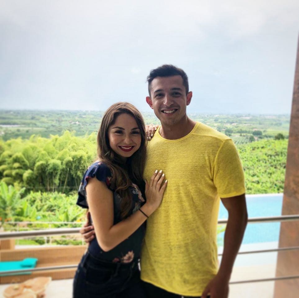 Jesús le propuso matrimonio a Perla frente a más de mil personas en un concierto en Guadalajara y ahora están listos para hacer un equipo invencible.