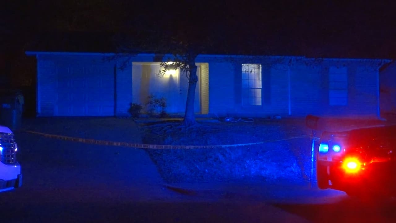 Hallan a una mujer muerta y otra herida, tras un posible incidente doméstico en Cedar Hill