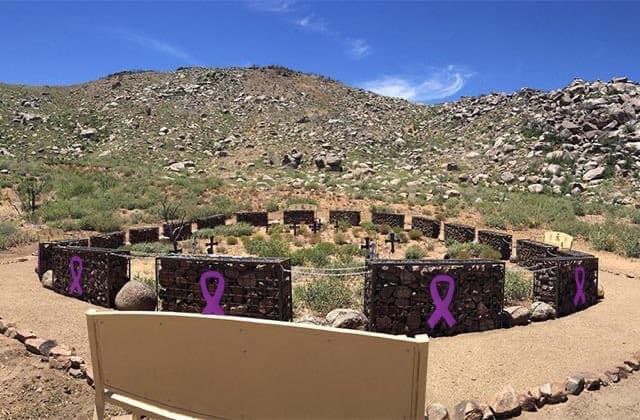 <a href="https://www.univision.com/noticias/noticias-de-eeuu/detalles-conmovedores-de-las-vidas-de-los-bomberos-de-arizona">Entre los 19 héroes que murieron en el brutal incendio </a>en Yarnell Hill había tres futuros papás, dos primos, varios marines y uno de ellos se había sumado al grupo de elite tras la muerte de su madre por cáncer.