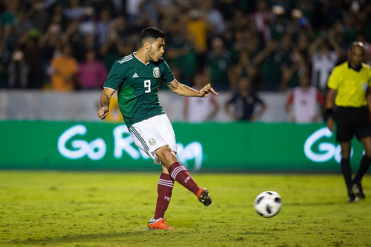 Pero vino un penalti a favor del Tri. A los 71 minutos una falta en el área perjudicó a los Ticos. Venía a cobrar Raúl Jiménez.