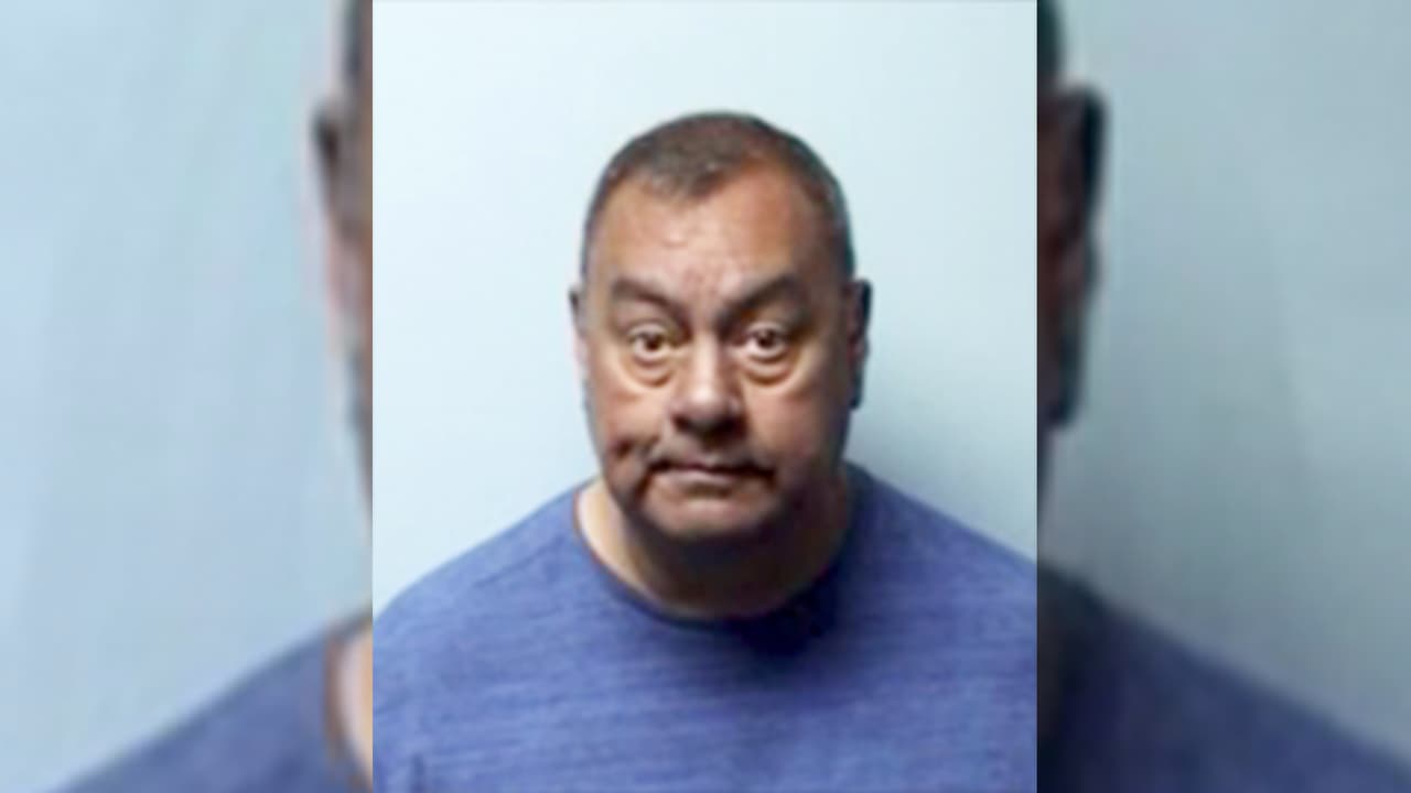 La familia confrontó a un sujeto sospechoso que supuestamente sedujo a la menor. Uno de los familiares divisó a la niña caminando con él.