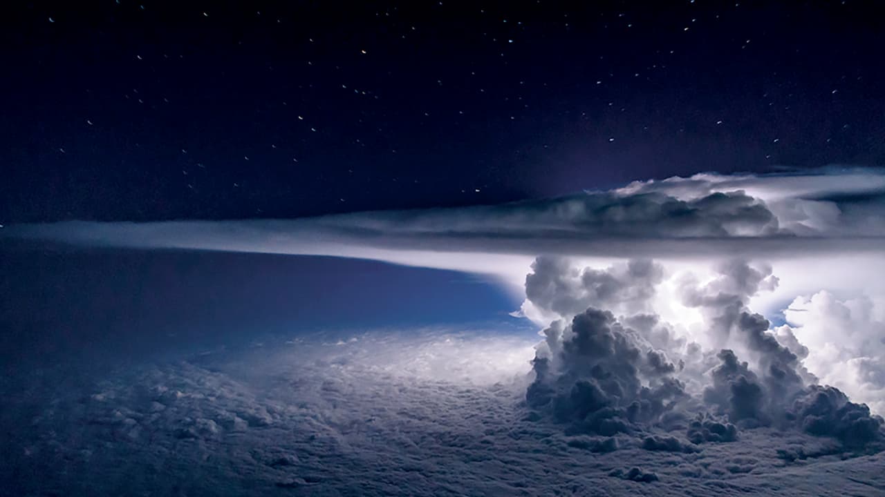 'The storm pilot' who chases lightning with his camera