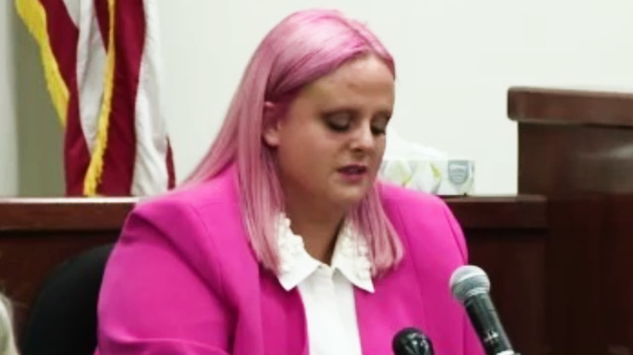 Madre de Athena Strand relata cómo encontró el cuerpo de su hija en Texas