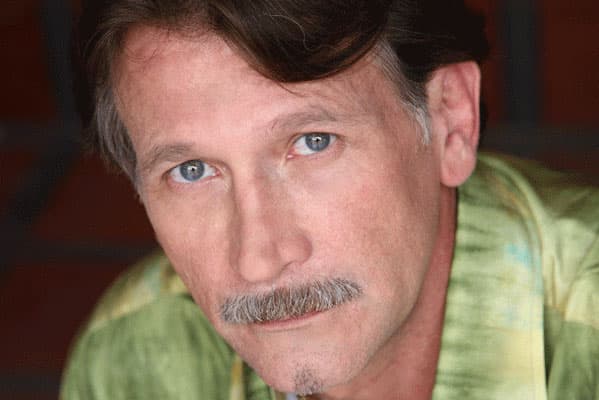 Al ser trasladado a un hospital de Guatire en Venezuela llegó con vida, sin embargo a los pocos minutos murió.