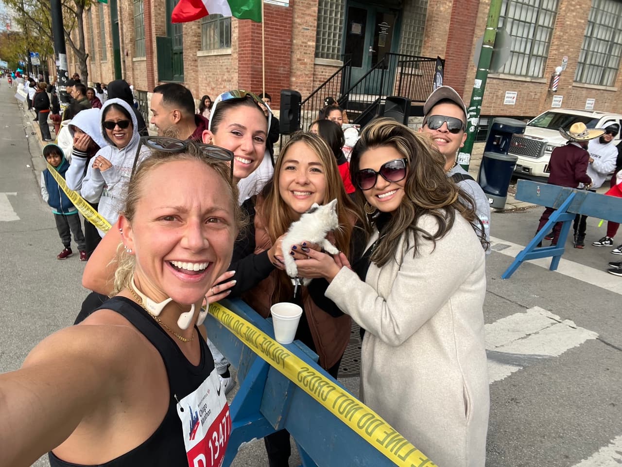 Sarah Bohan es parte del equipo 'Team Paws' que corrió para recaudar fondos por los animales.