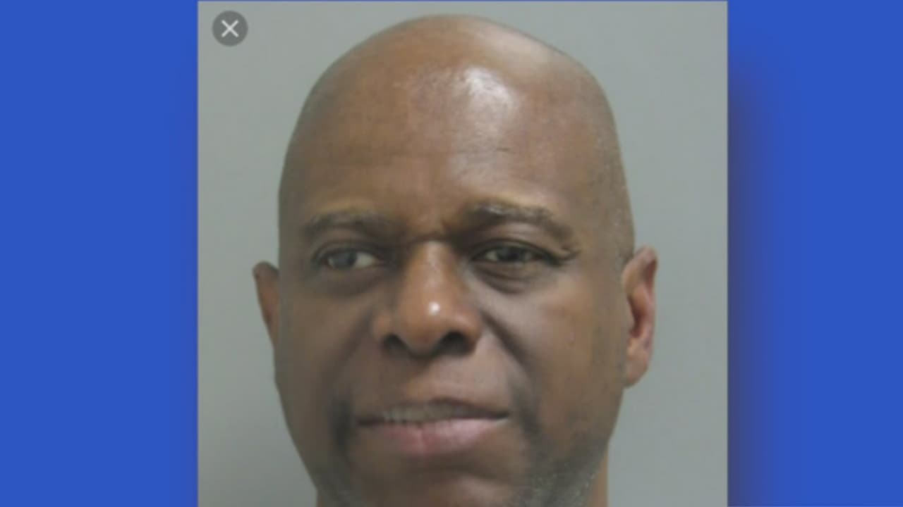 Policía de Chicago es acusado de asesinato en primer grado por la muerte de un hombre hispano