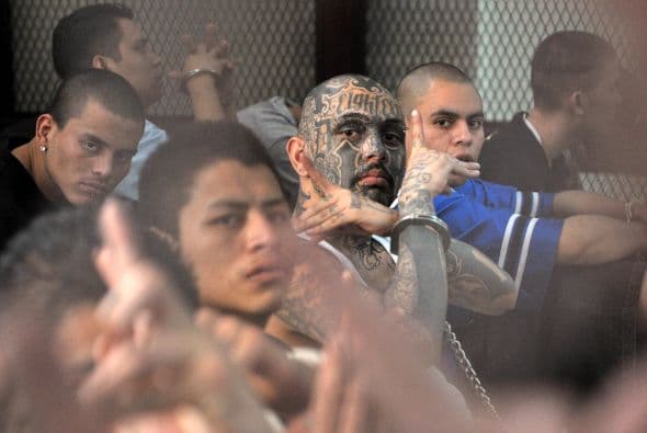 Los rostros de los pandilleros se mostraban serios y sin ningún miedo a su condena.