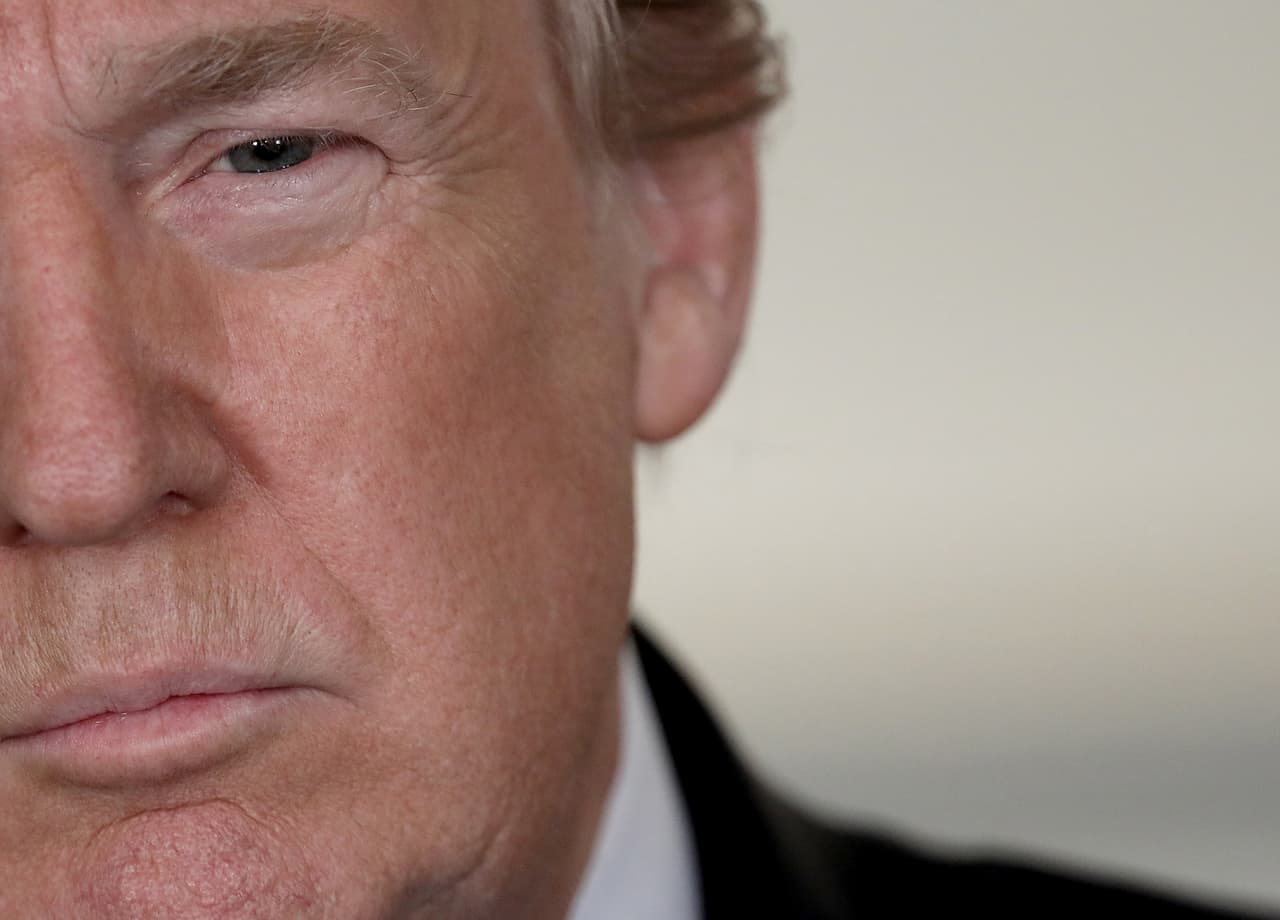 Trump habla de salud mental para explicar la masacre de Parkland cuando hace un año él agravó el problema