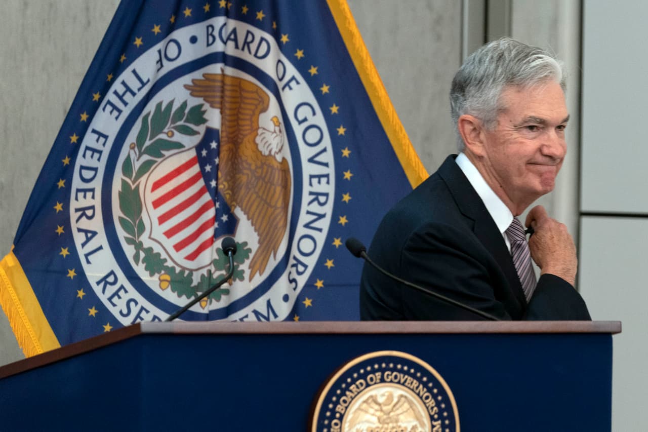 La lluvia de críticas al jefe de la Fed por tener la inflación fuera de control