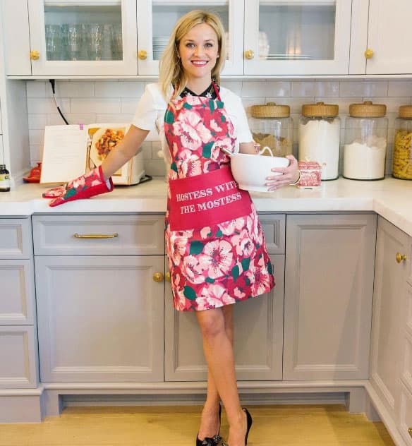 REESE WITHERSPOON
<br>Toda una reina en la cocina