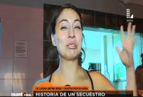 Rose Chacón, la madre de Adrianna Kent, pide entre lágrimas a los peruanos que le ayuden a recuperar a su hija Adrianna después de que alguien se la arrebatara en la calle.