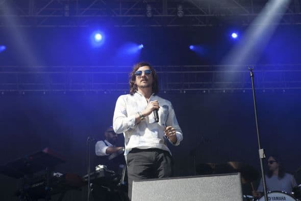 La banda mexicana liderada por León Larregui conquistó a los miles de asistentes en el segundo día del Austin City Limits.