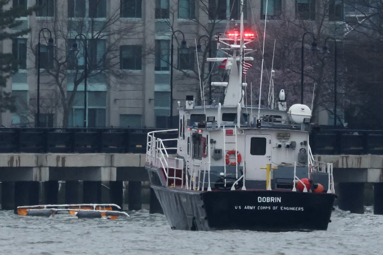 En total, las víctimas fueron
<b> tres personas adultas y tres niños</b>, quienes estaban en el Bell 206.