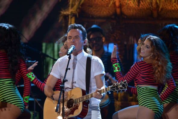 Y nos deleitó con su canción 'Entre Mi Vida y la Tuya'.