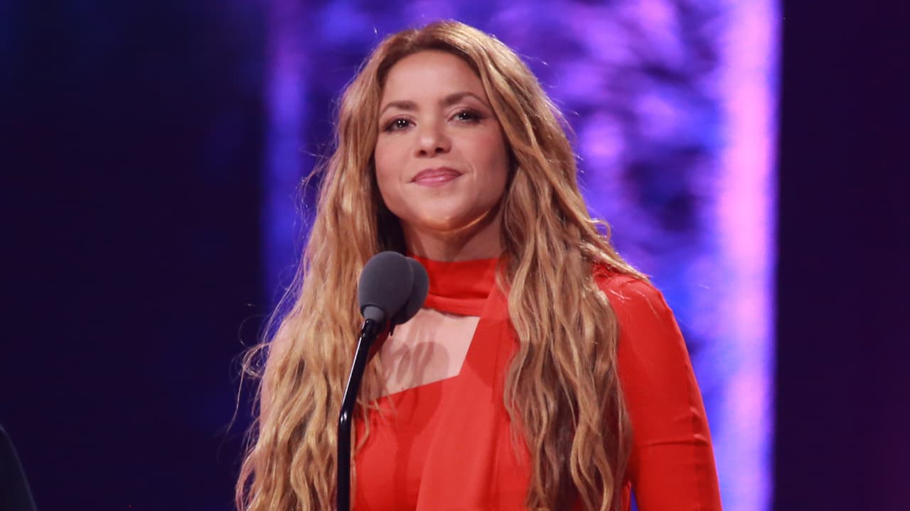 Shakira celebra en Premios Juventud mientras que en España enfrenta otra demanda