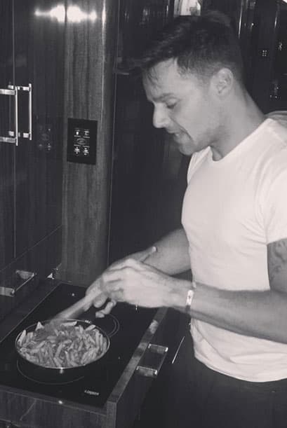 Ricky siempre ha sido muy discreto en cuanto a su vida personal, aunque en ocasiones sí ha llegado a tocar el tema del amor.