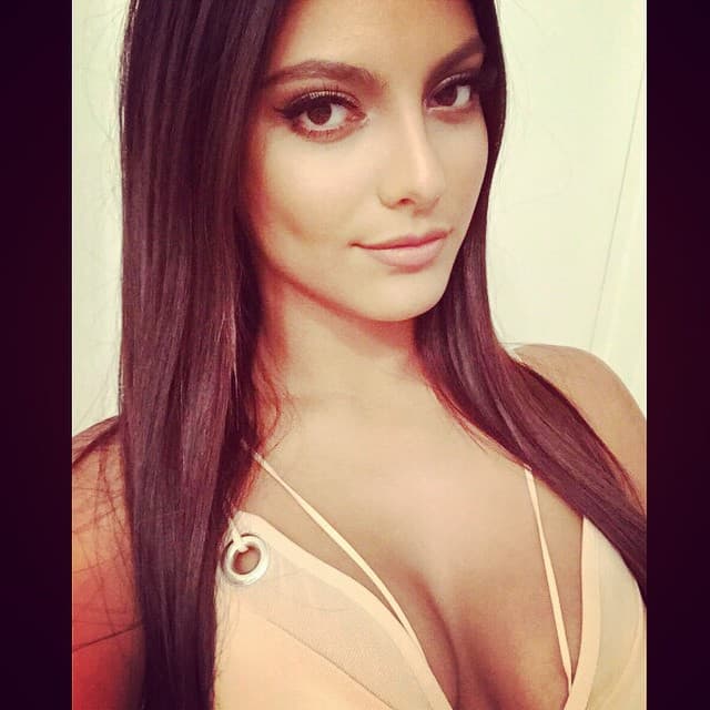 Esta chica desborda talento, tanto que hasta se ha aventurado en el mundo de la música.