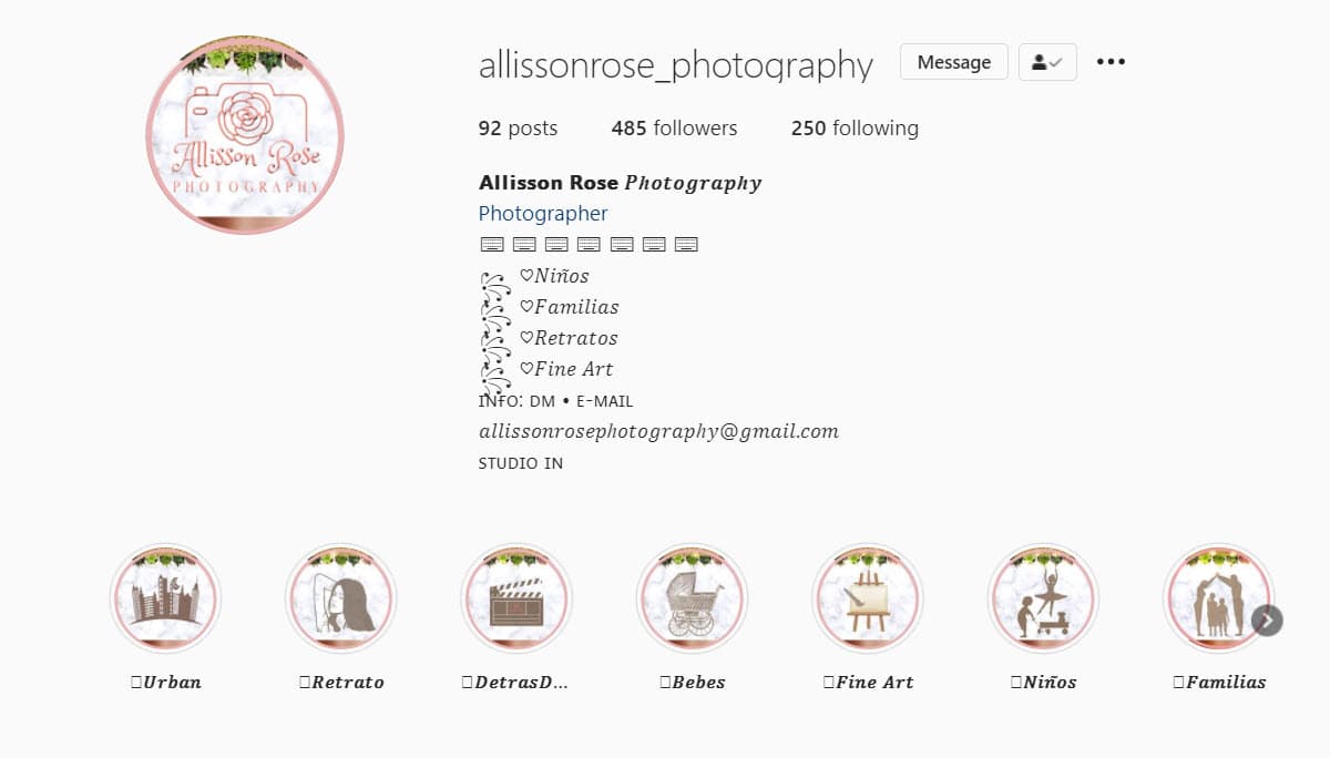 Además de estas cuentas, Allisson Lozz tiene otra más en Instagram llamada allissonrose_photography. En ella ofrece sus servicios de fotografía.