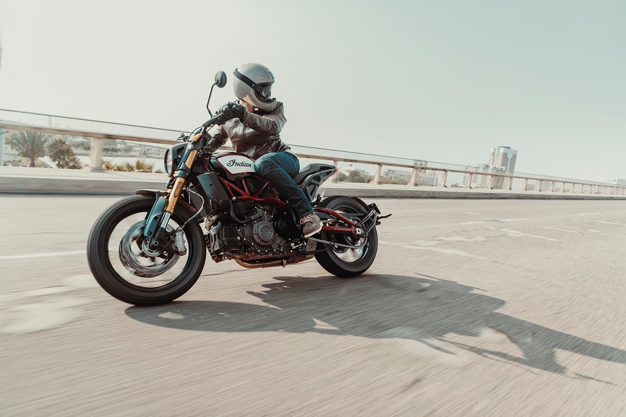 La Indian FTR 1200 S 2019 es la respuesta a la demanda de entusiastas por una motocicleta ‘Flat Track’ legal para las calles.