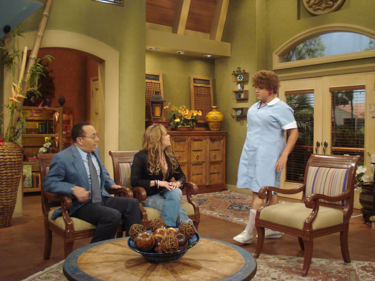 Doña Meche llegó dispuesta a todo y se presentó con Jenni.