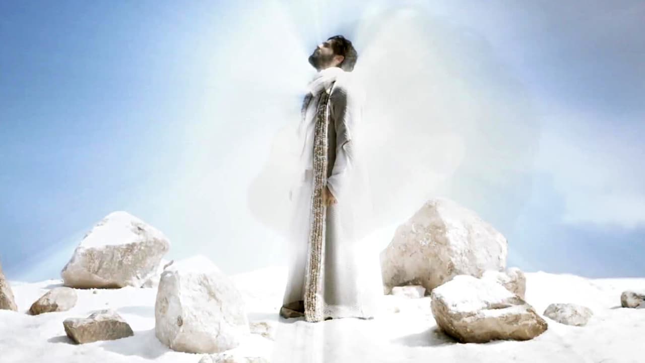 Los apóstoles Juan, Pedro y Santiago tuvieron la oportunidad de presenciar la transfiguración de Jesús en el monte Tabor, donde el hijo de Dios fue rodeado por una intensa luz blanca que confirmaba su divinidad.