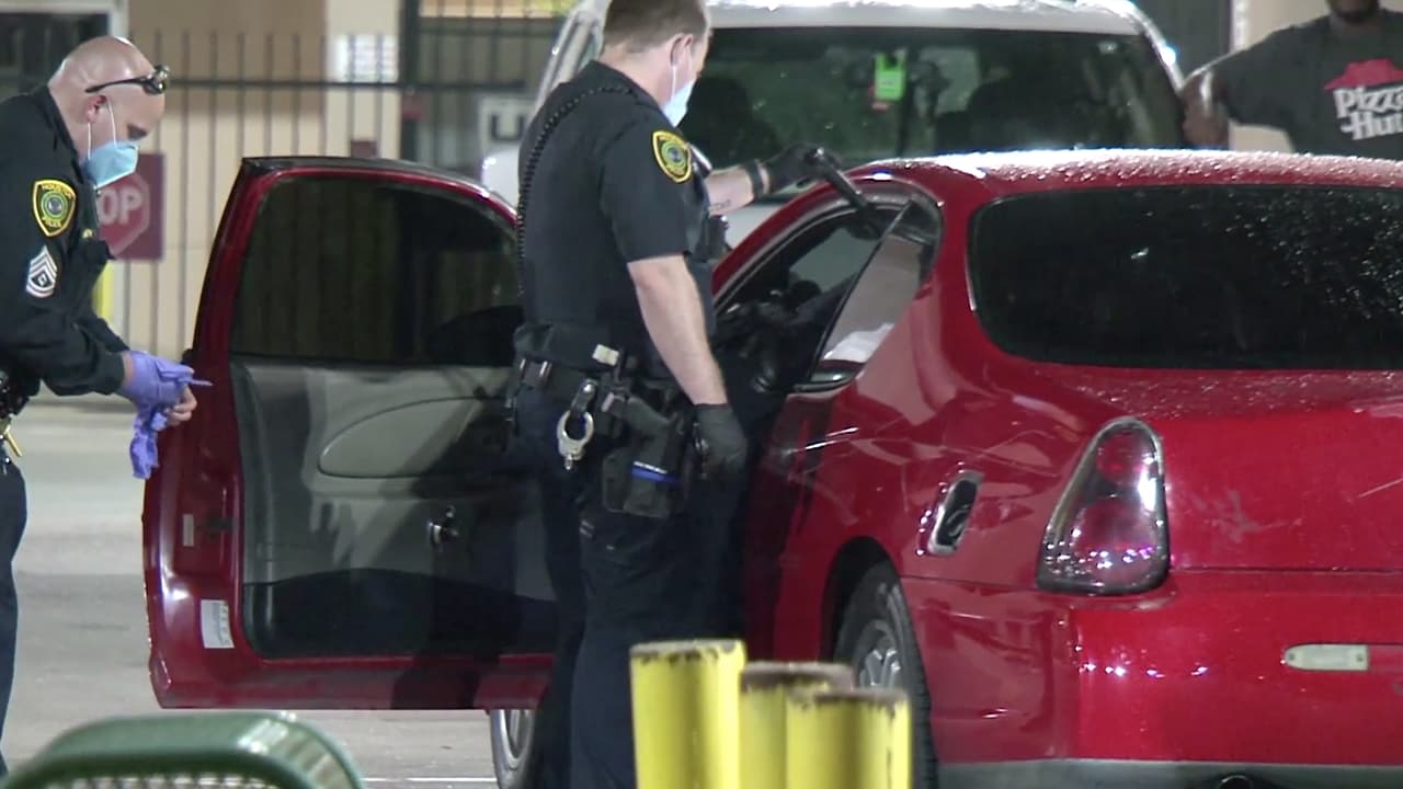 El Departamento de Policía de Houston (HPD), investiga los hechos.