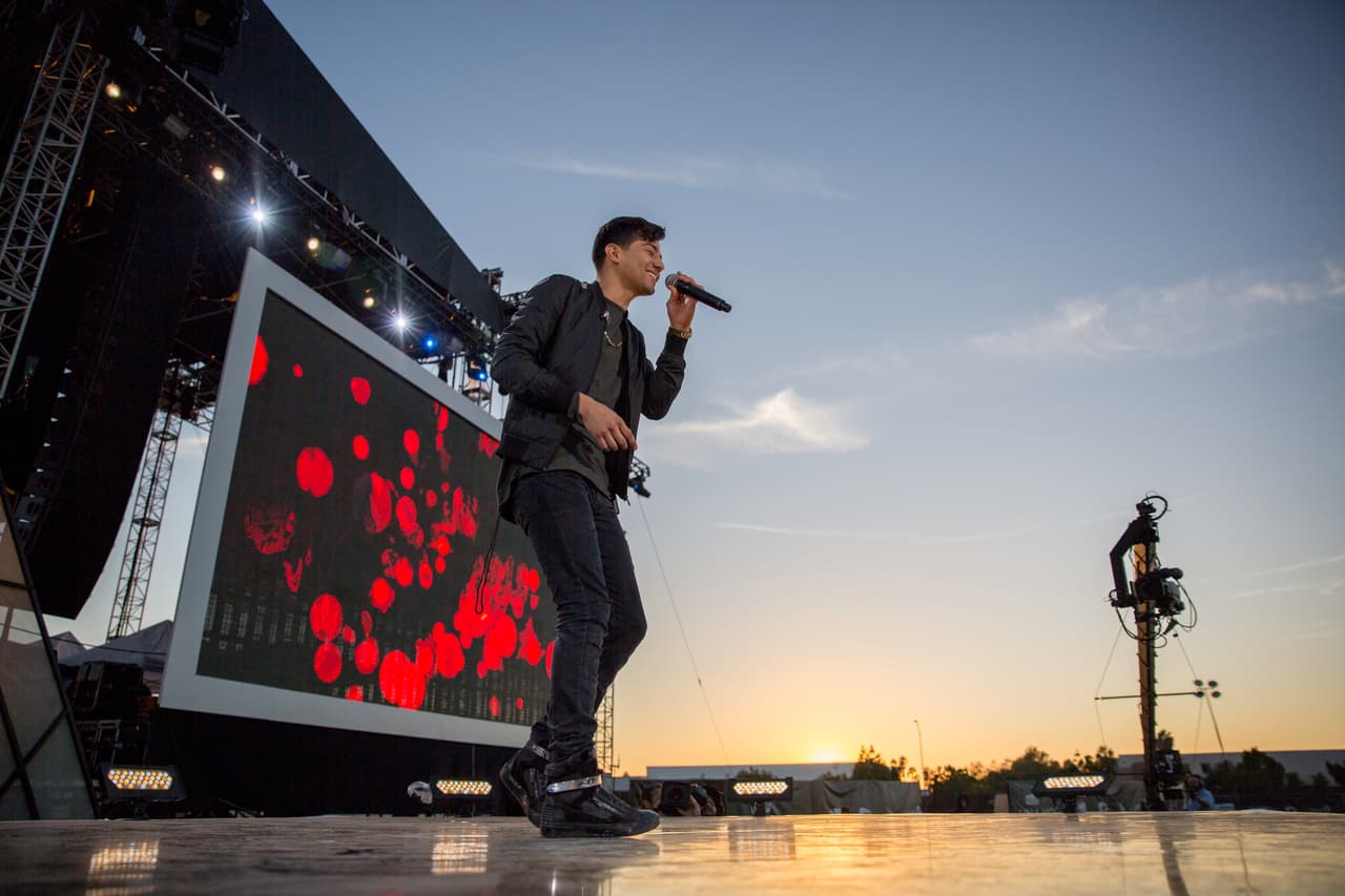 Atardece con Luis Coronel.