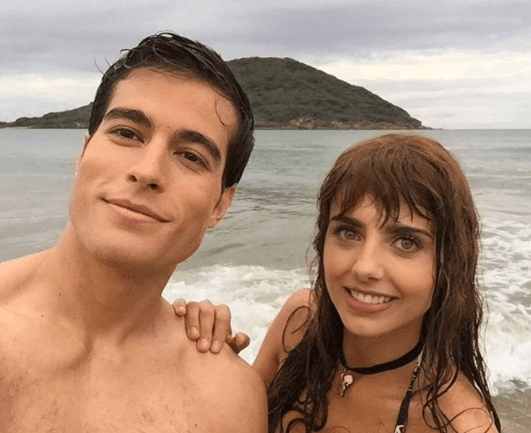 Sin embargo, Carrera dejó claro que su ahora novia es muy buena besando: "Si hubiera sabido que los besos de Michelle en verdad eran tan ricos, y los de la novela que son malísimos, la hubiera buscado muchísimo antes".
<br>