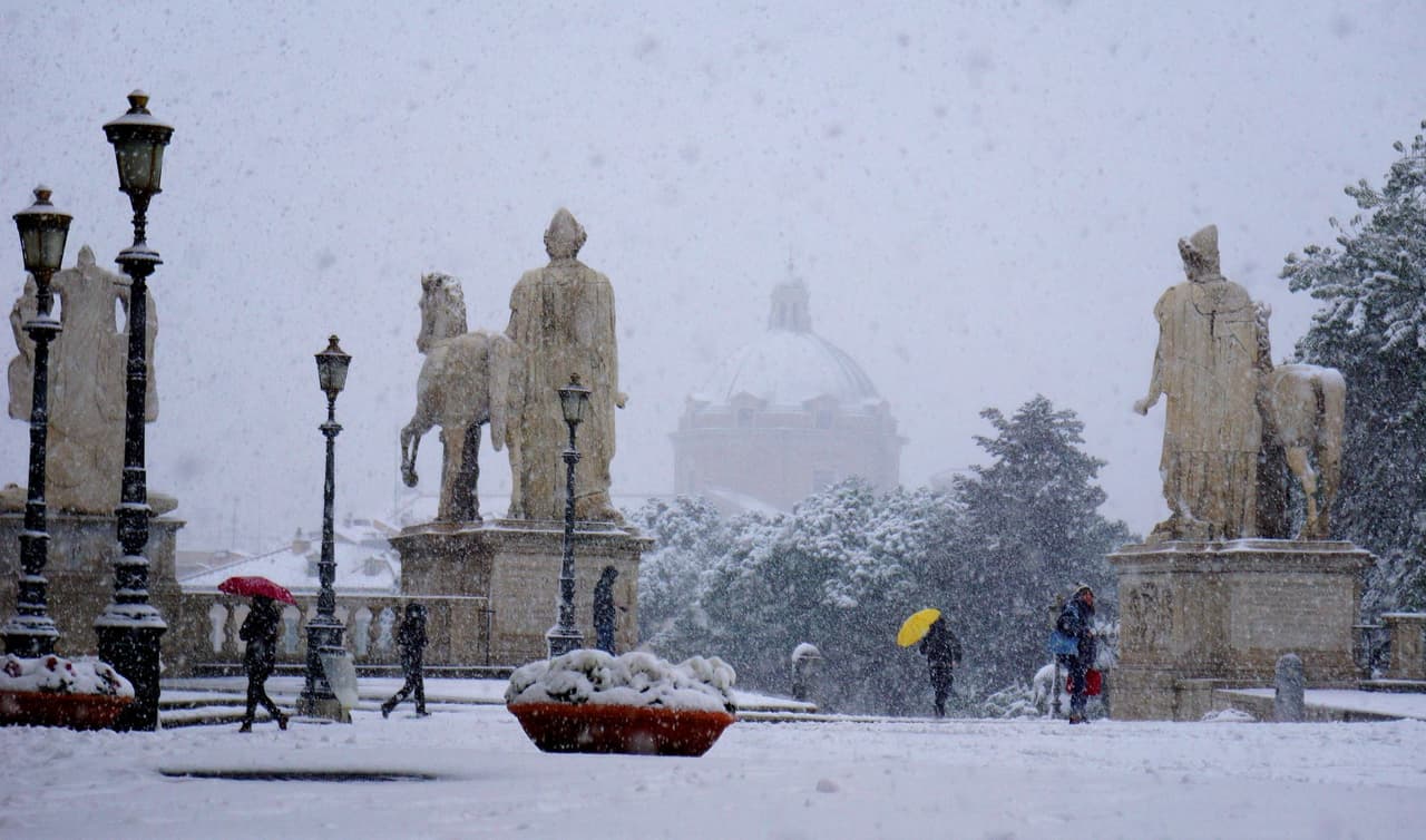 Una vista de la ciudad en la que se aprecia, al fondo, la cúpula del Capitolio.
